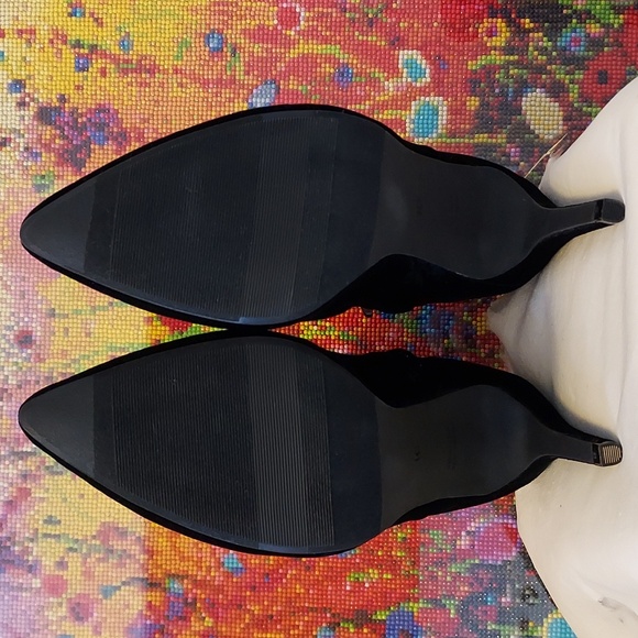 Womens Old Navy Black Velvet Ankle Boots - Picture 5 of 9